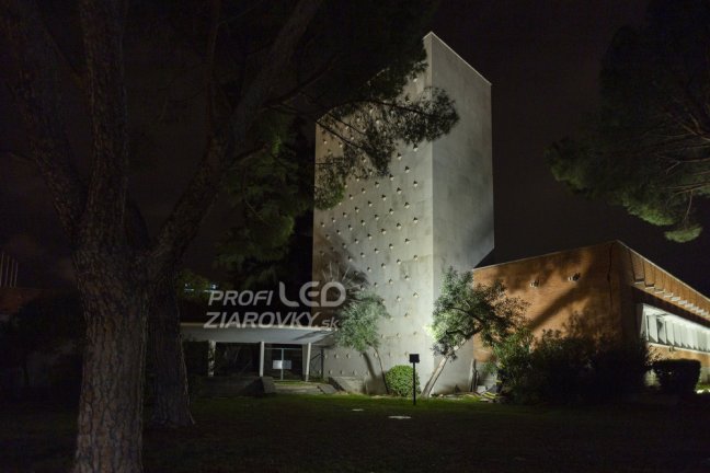 LED reflektor 20W 2400lm 6500K IP65 biely LEDVANCE Floodlight