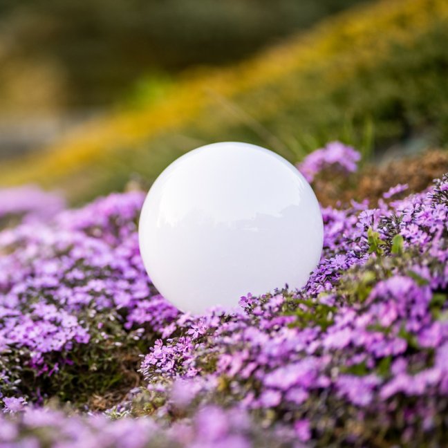 Solárna záhradná lampa LED 6500K IP44 25cm zapichovacia zemná biela guľa ATRIS LUMILED