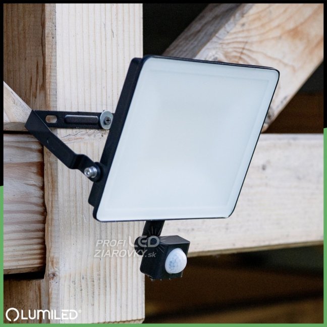 LED reflektor AZZLER 50W 6000lm 4000K IP44 Halogénová vonkajšia lampa so senzorom pohybu čierna LUMILED